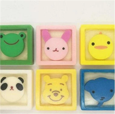 ילדים מעצבים סבון מצויר של בעלי חיים