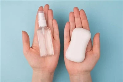 האם חומר חיטוי ידיים טוב יותר מסבון?